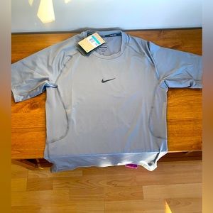 NWT Nike Pro T shirt, Men’s M